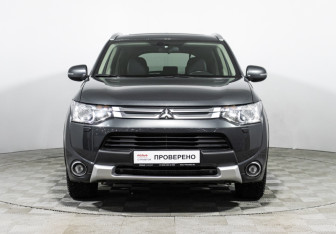 Подержанный автомобиль Mitsubishi Outlander 2014 года (2 фото)
