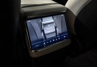 Подержанный автомобиль Tesla Model X 2023 года (19 фото)