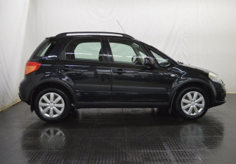 Подержанный автомобиль Suzuki SX4 Hatchback 2012 года (4 фото)