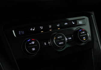 Подержанный автомобиль Volkswagen Tiguan 2018 года (19 фото)