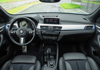 Подержанный автомобиль BMW X1 2020 года (14 фото)