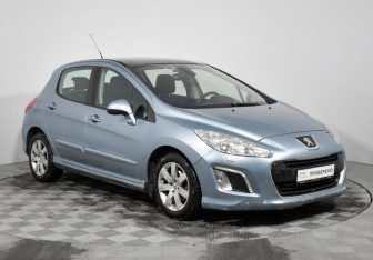 Подержанный автомобиль Peugeot 308 Hatchback 2011 года (3 фото)
