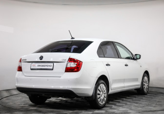 Подержанный автомобиль Skoda Rapid Liftback 2017 года (5 фото)