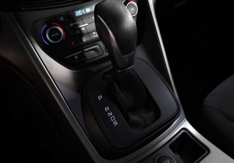 Подержанный автомобиль Ford Kuga 2017 года (16 фото)