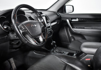 Подержанный автомобиль Kia Sorento 2018 года (9 фото)