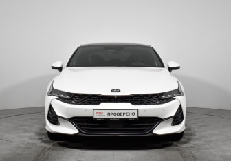 Подержанный автомобиль Kia K5 2021 года (2 фото)