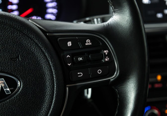 Подержанный автомобиль Kia Optima Sedan 2017 года (21 фото)