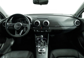 Подержанный автомобиль Audi A3 Sedan 2020 года (13 фото)