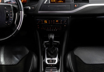 Подержанный автомобиль Citroen C5 Sedan 2008 года (13 фото)