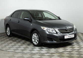 Подержанный автомобиль Toyota Corolla Sedan 2008 года (3 фото)