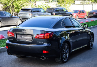 Подержанный автомобиль Lexus IS Sedan 2008 года (5 фото)