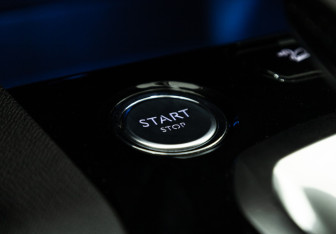 Подержанный автомобиль Peugeot 3008 2018 года (21 фото)