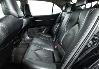 Подержанный автомобиль Toyota Camry Sedan 2019 года (10 фото)