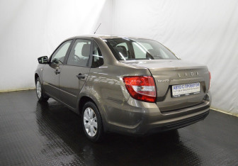 Подержанный автомобиль LADA (ВАЗ) Granta Sedan 2020 года (7 фото)