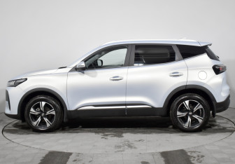 Подержанный автомобиль Chery Tiggo 4 2025 года (8 фото)