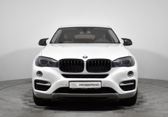 Подержанный автомобиль BMW X6 2016 года (2 фото)
