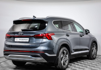 Подержанный автомобиль Hyundai Santa Fe 2022 года (5 фото)
