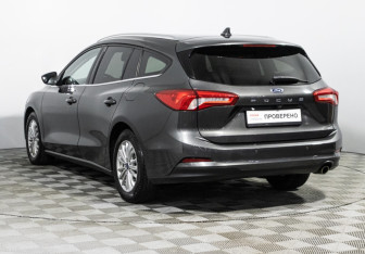 Подержанный автомобиль Ford Focus Wagon 2019 года (7 фото)