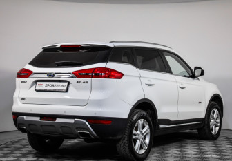 Подержанный автомобиль Geely Atlas 2018 года (4 фото)