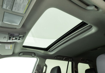 Подержанный автомобиль Toyota Land Cruiser Prado 2017 года (18 фото)