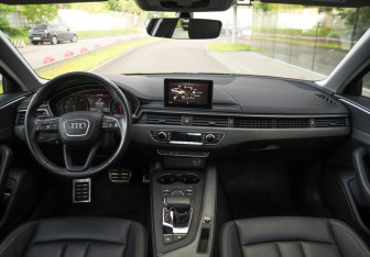 Подержанный автомобиль Audi A4 Sedan 2018 года (11 фото)