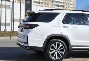 Подержанный автомобиль Changan CS95 2023 года (7 фото)