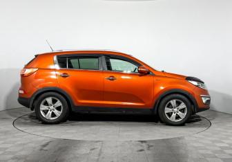 Подержанный автомобиль Kia Sportage 2011 года (4 фото)