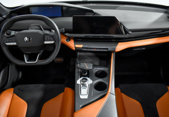Подержанный автомобиль Changan UNI-V 2023 года (16 фото)