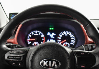 Подержанный автомобиль Kia Rio Sedan 2020 года (15 фото)