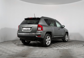 Подержанный автомобиль Jeep Compass 2012 года (5 фото)