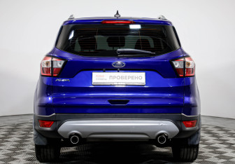 Подержанный автомобиль Ford Kuga 2017 года (6 фото)