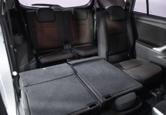 Подержанный автомобиль Toyota Verso 2010 года (23 фото)