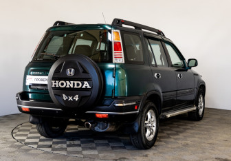 Подержанный автомобиль Honda CR-V 2000 года (5 фото)