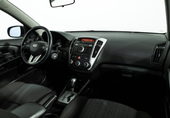 Подержанный автомобиль Kia Ceed Hatchback 2011 года (9 фото)