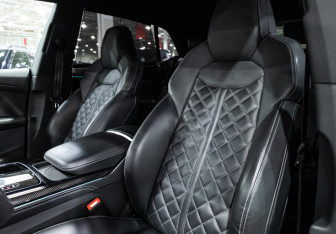Подержанный автомобиль Audi Q8 2023 года (15 фото)