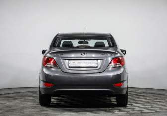 Подержанный автомобиль Hyundai Solaris Sedan 2014 года (6 фото)
