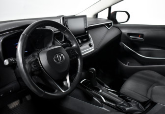 Подержанный автомобиль Toyota Corolla Sedan 2019 года (9 фото)