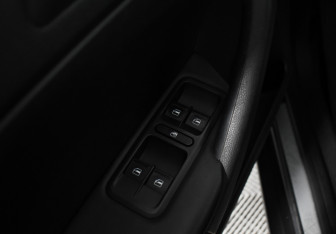 Подержанный автомобиль Skoda Yeti 2015 года (10 фото)