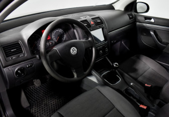 Подержанный автомобиль Volkswagen Golf Hatchback 2007 года (9 фото)