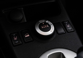 Подержанный автомобиль Nissan X-Trail 2012 года (14 фото)