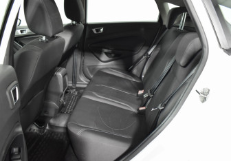 Подержанный автомобиль Ford Fiesta Hatchback 2017 года (11 фото)