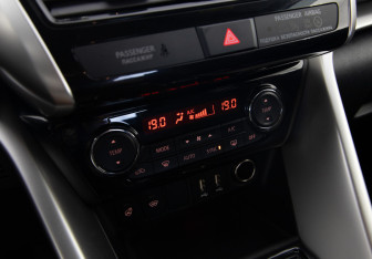 Подержанный автомобиль Mitsubishi Eclipse Cross 2021 года (17 фото)