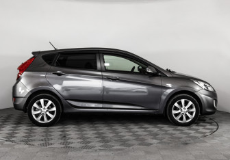 Подержанный автомобиль Hyundai Solaris Hatchback 2012 года (4 фото)
