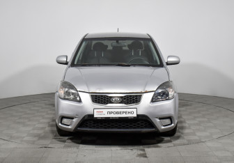 Подержанный автомобиль Kia Rio Sedan 2010 года (2 фото)