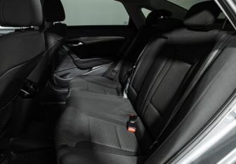 Подержанный автомобиль Hyundai i40 Sedan 2016 года (10 фото)