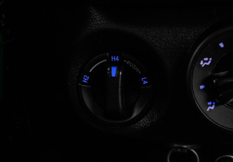 Подержанный автомобиль Toyota Hilux 2022 года (17 фото)