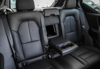 Подержанный автомобиль Volvo XC40 2021 года (31 фото)