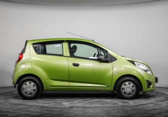 Подержанный автомобиль Chevrolet Spark 2013 года (4 фото)