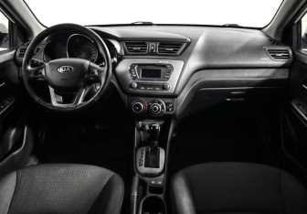 Подержанный автомобиль Kia Rio Sedan 2015 года (13 фото)