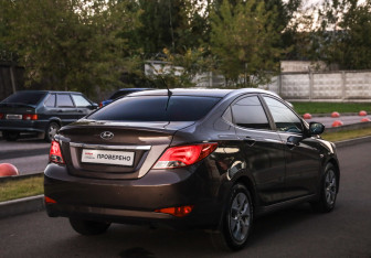 Подержанный автомобиль Hyundai Solaris Sedan 2014 года (6 фото)